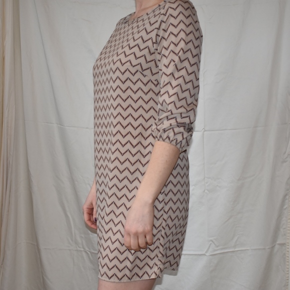 Chevron print tan dress or blouse - Picture 2 of 6